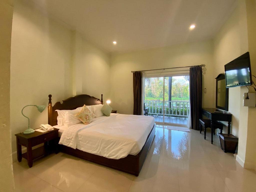 Ruen Maihom Riverside Cottage Kanchanaburi Exterior foto