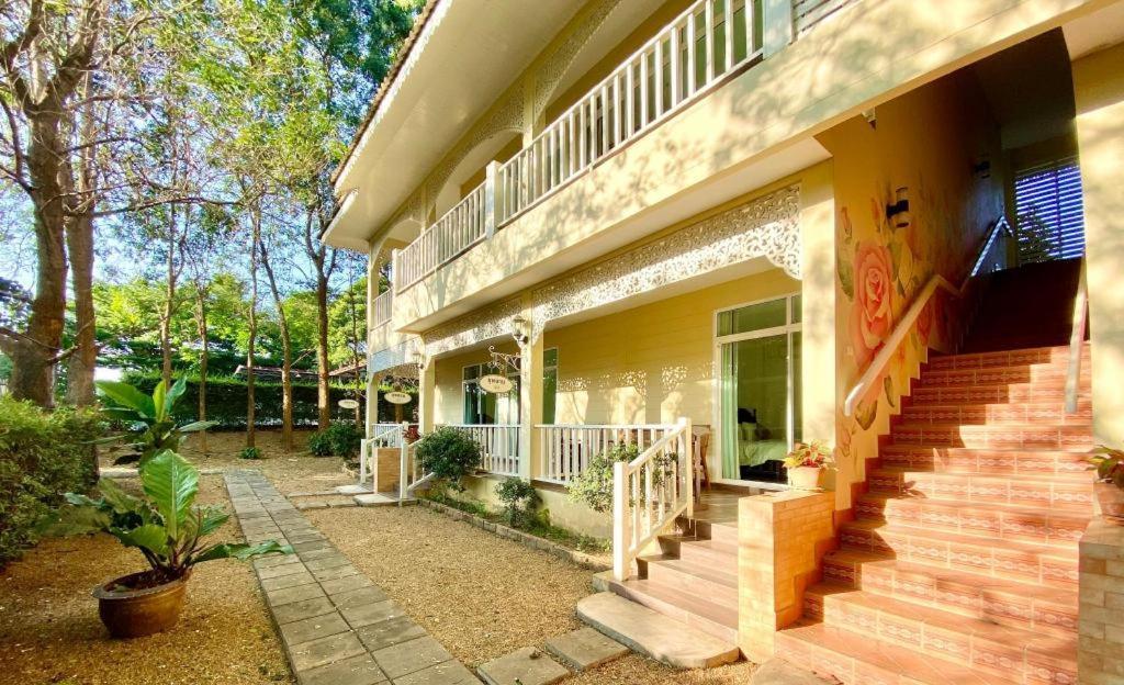 Ruen Maihom Riverside Cottage Kanchanaburi Exterior foto